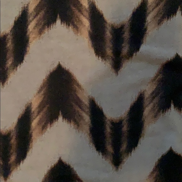 Feathered arrows crop top 😍 - Picture 3 of 3